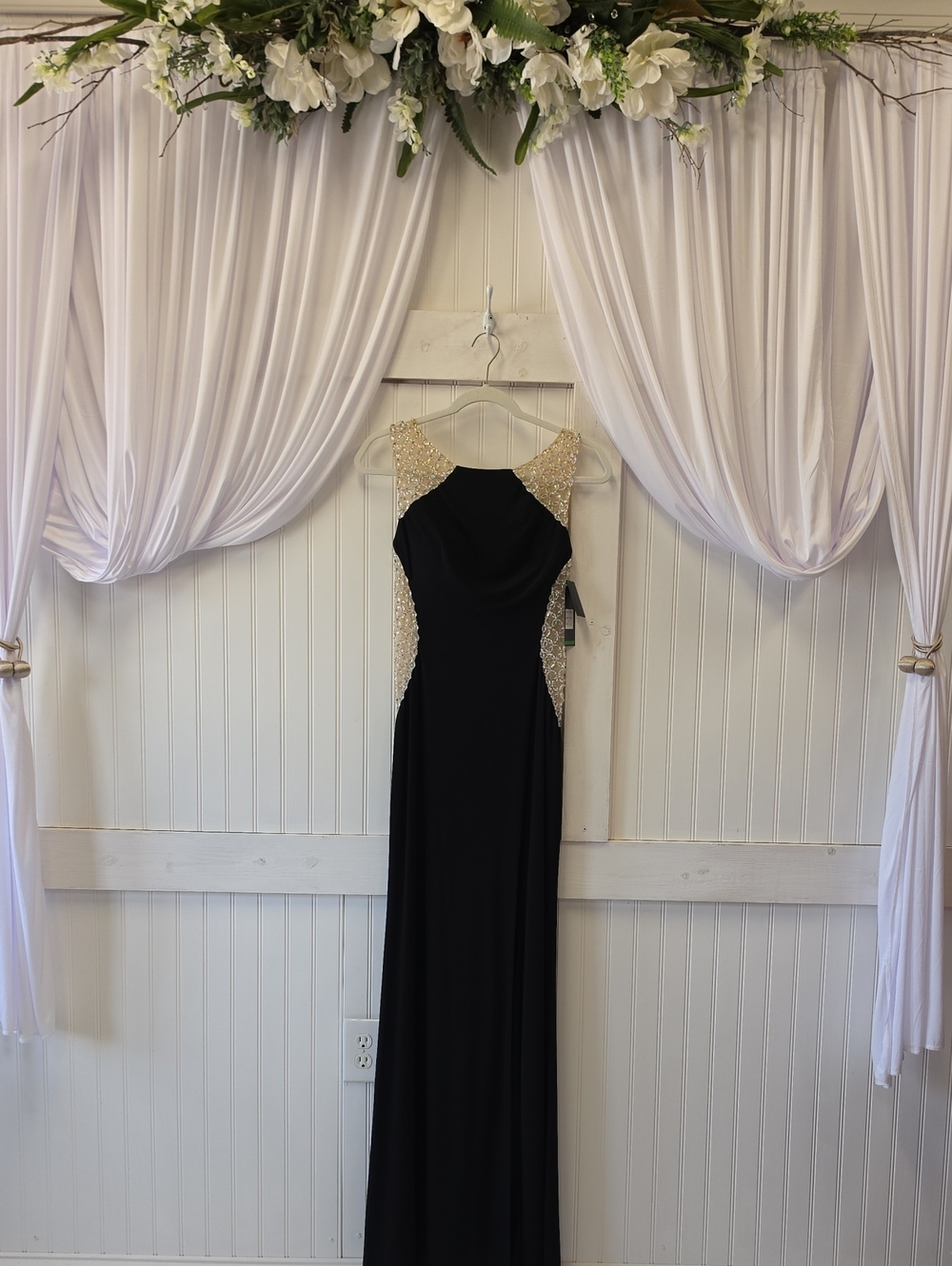 La Femme NWT Black Crystal Beaded Open Back Evening Gown Dress Size 6 #20842